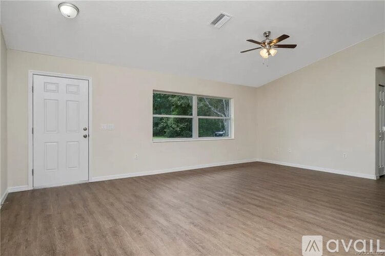 6022 E Tremont St 3 Beds Single Family Home for Rent - Photo gallery 2