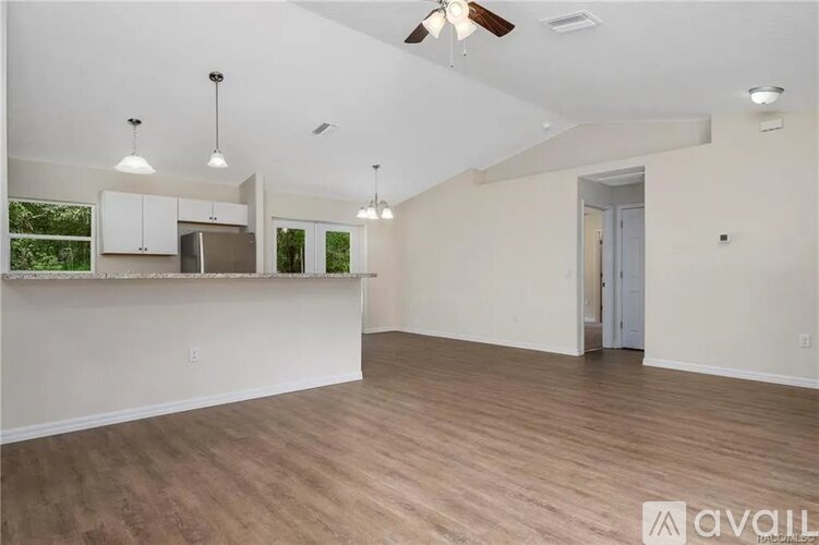 6022 E Tremont St 3 Beds Single Family Home for Rent - Photo gallery 3