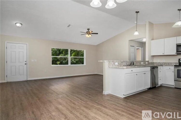 6022 E Tremont St 3 Beds Single Family Home for Rent - Photo gallery 4