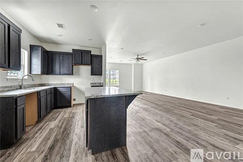 4211 W Santa Fe St 4 Beds Apartment for Rent