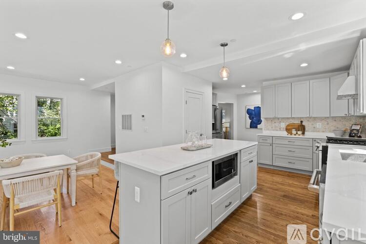 401 Jefferson Street 4 Beds Single Family Home for Rent - Photo gallery 4