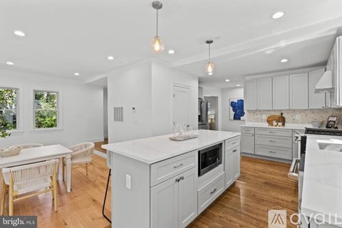 401 Jefferson Street 4 Beds Apartment for Rent
