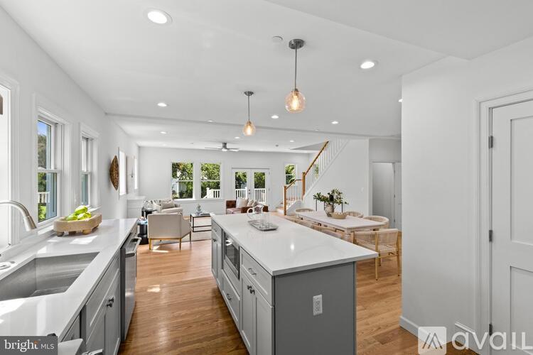 401 Jefferson Street 4 Beds Single Family Home for Rent - Photo gallery 5