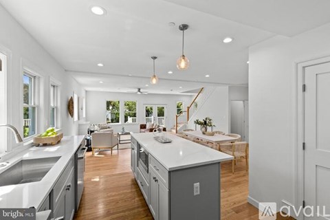 401 Jefferson Street 4 Beds Apartment for Rent
