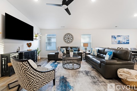 3917 N Amberwood Ave 4 Beds Apartment for Rent