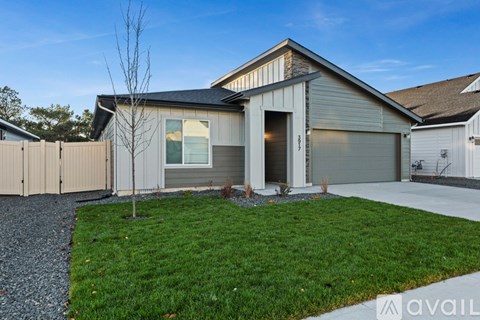 3917 N Amberwood Ave 4 Beds Apartment for Rent