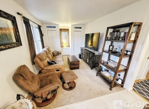 3 Leonard Avenue 2 Beds Apartment for Rent