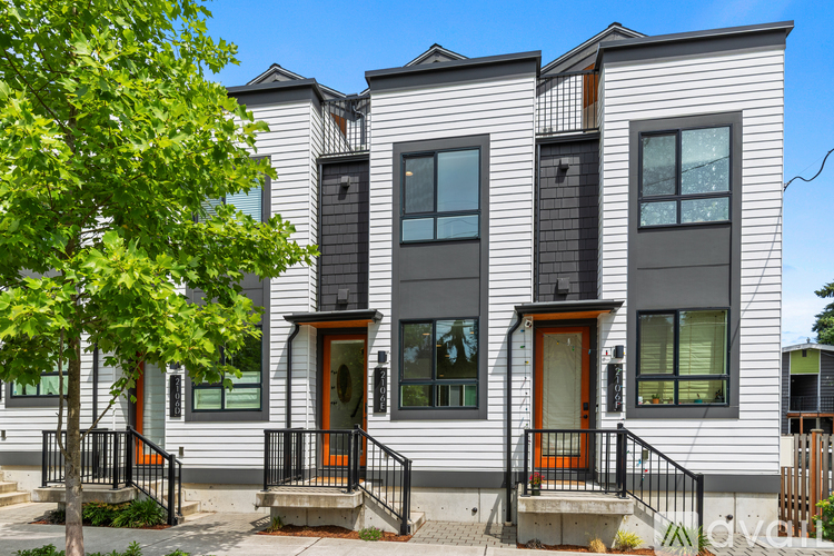 2106 NE 85th St 2 Beds Townhouse for Rent - Photo gallery 1