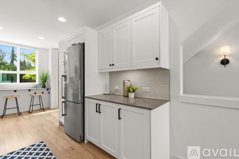 2106 NE 85Th St 2 Beds Apartment for Rent
