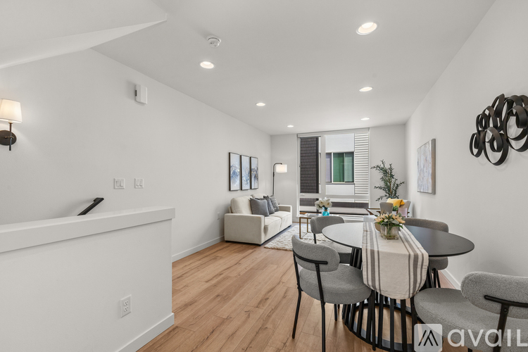 2106 NE 85th St 2 Beds Townhouse for Rent - Photo gallery 5