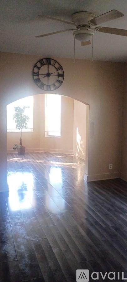917 S Springfield Ave 3 Beds Apartment for Rent