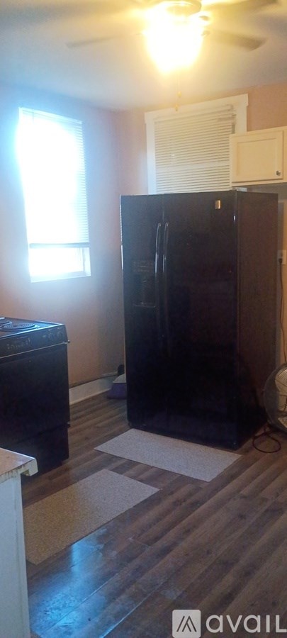 917 S Springfield Ave 3 Beds Apartment for Rent