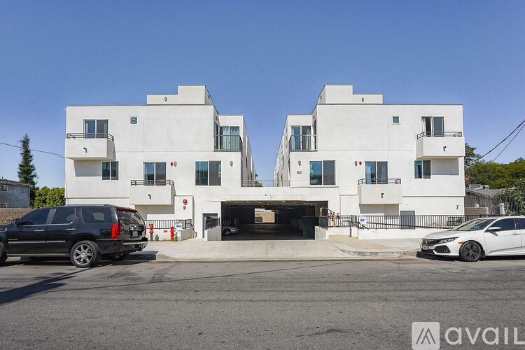 8837 Burnet Avenue 3 Beds Townhouse for Rent - Photo gallery 3