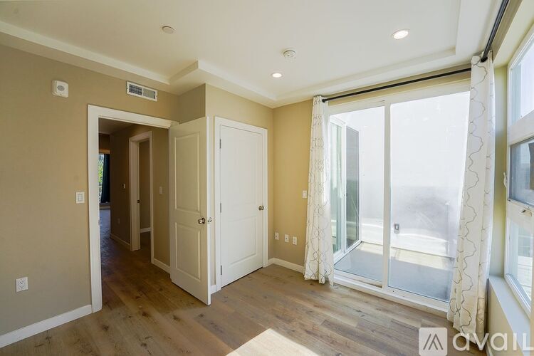 8837 Burnet Avenue 3 Beds Townhouse for Rent - Photo gallery 4