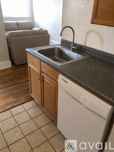 352 Riverway Studio Apartment for Rent - Photo gallery 3