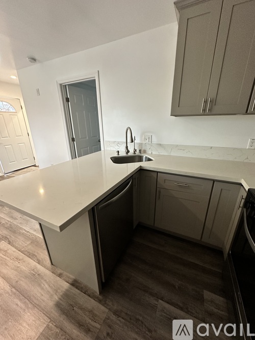 724 Geneva Street 1 Single Family Home for Rent - Photo gallery 2