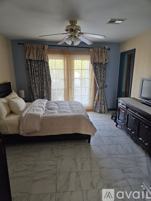 3221 Elmwood Park Drive 3 Beds Single Family Home for Rent - Photo gallery 3