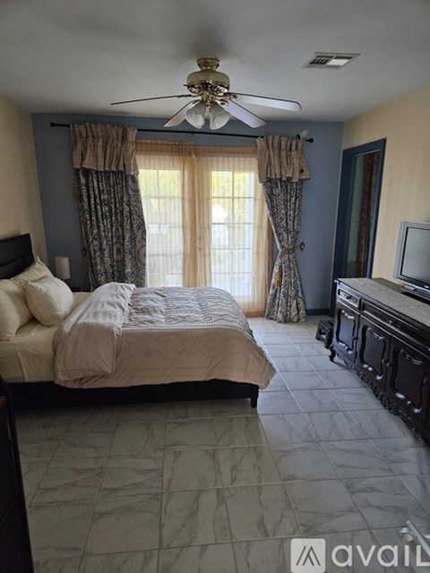 3221 Elmwood Park Drive 3 Beds Apartment for Rent