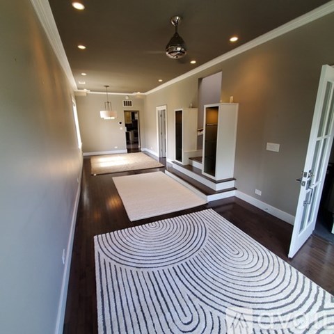 4704 North Kennicott Avenue 2 Beds Apartment for Rent