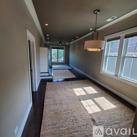 4704 North Kennicott Avenue 2 Beds Apartment for Rent