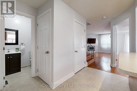 50 DENLOW DRIVE 3 Beds Apartment for Rent
