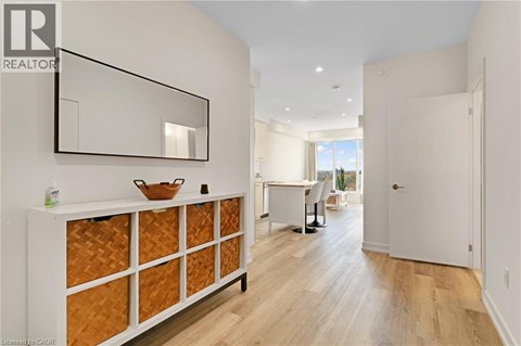15 WELLINGTON Street S Unit# 911 2 Beds Apartment for Rent