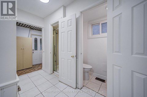 8 FULLERTON CRESCENT 5 Beds Apartment for Rent