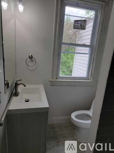 915 L Street Northeast 4 Beds Apartment for Rent