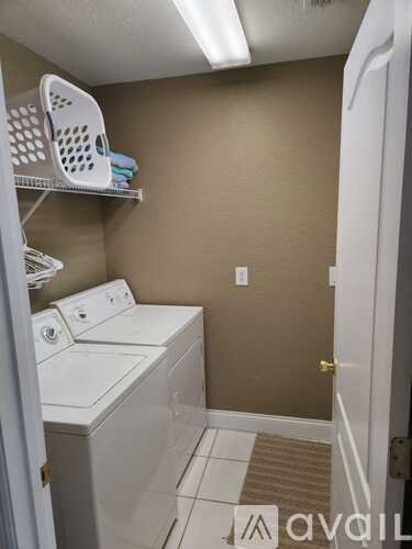 1750 North Hampton Drive 4 Beds Single Family Home for Rent - Photo gallery 4