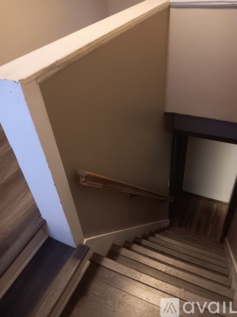 503 2Nd St W 2 Beds Apartment for Rent