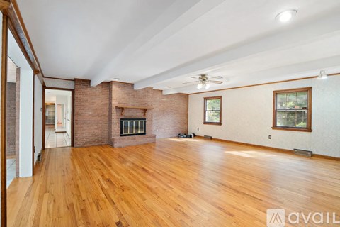 251 Rosscommon Road 4 Beds Apartment for Rent