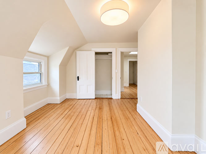 109 Bowen St 1 Apartment for Rent - Photo gallery 3