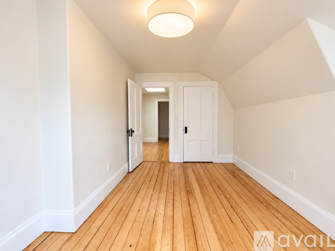 109 Bowen St 1 Apartment for Rent - Photo gallery 4