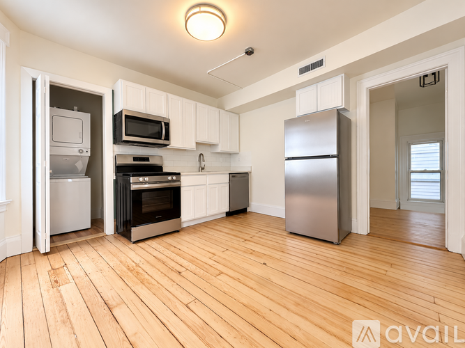 109 Bowen St 4 Beds Apartment for Rent - Photo gallery 1