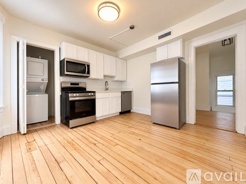 109 Bowen St 4 Beds Apartment for Rent
