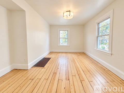 109 Bowen St 4 Beds Apartment for Rent
