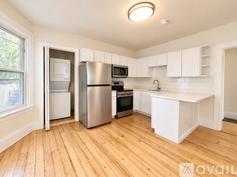 109 Bowen St 3 Beds Apartment for Rent