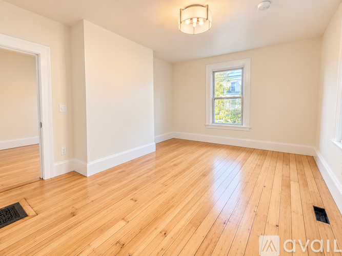 109 Bowen St 3 Beds Apartment for Rent - Photo gallery 4