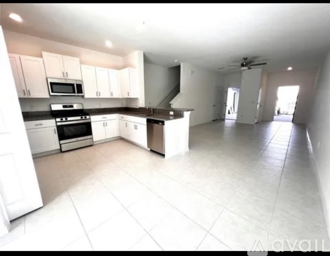 8340 Cor Pne Wy 3 Beds Apartment for Rent - Photo gallery 5