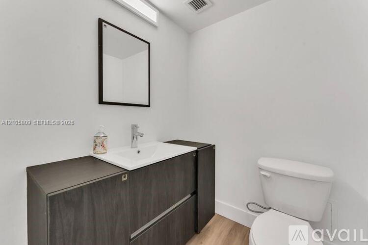 9500 W Bay Harbor Dr 1 Apartment for Rent - Photo gallery 5
