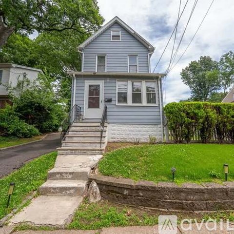 306 E Passaic Ave 2 Beds Apartment for Rent