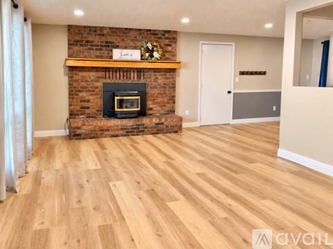 688 Mark Avenue 5 Beds Apartment for Rent