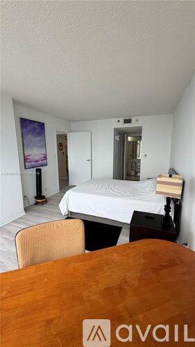 7601 E Treasure Dr 1 Apartment for Rent - Photo gallery 2