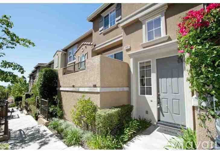 3127 Saint Florian Way 3 Beds Townhouse for Rent - Photo gallery 2