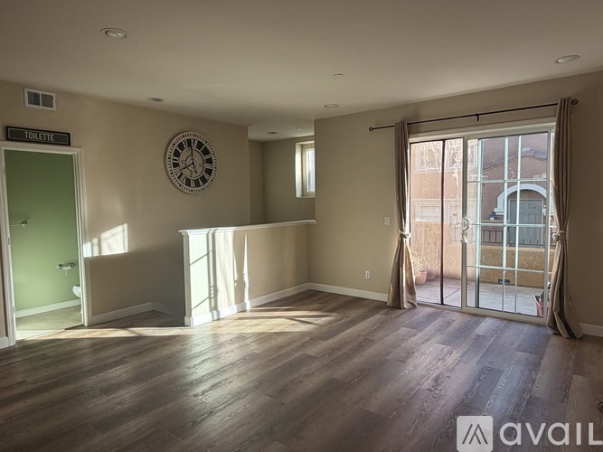 3127 Saint Florian Way 3 Beds Townhouse for Rent - Photo gallery 3