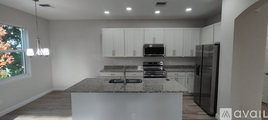 991 Waters Edge Dr 4 Beds Single Family Home for Rent - Photo gallery 5