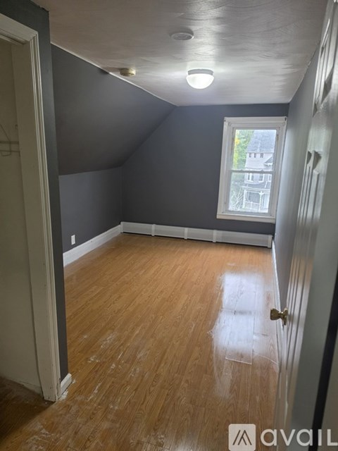 297 Main Street 2 Beds Apartment for Rent