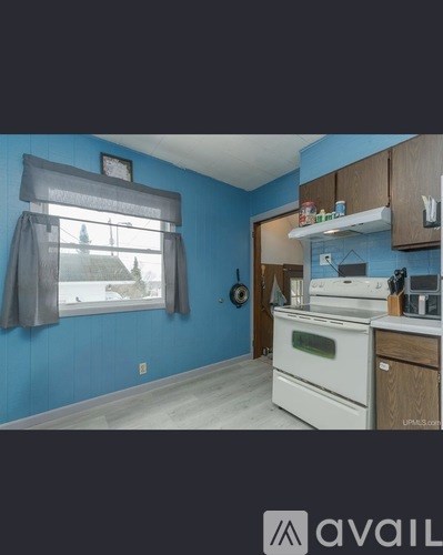615 Wilson Avenue 3 Beds Apartment for Rent
