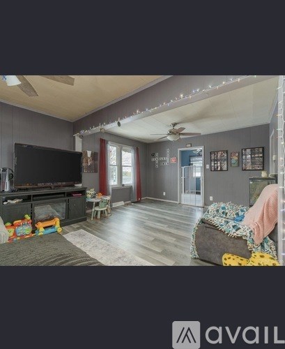 615 Wilson Avenue 3 Beds Apartment for Rent