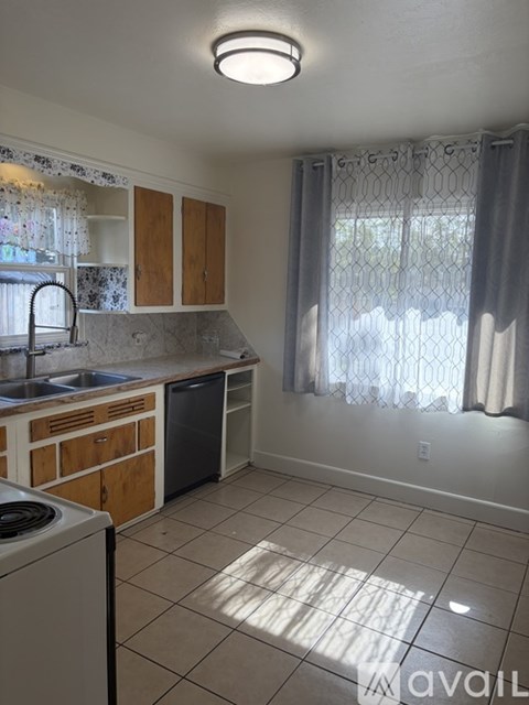 Sigrid Ave 4 Beds Apartment for Rent